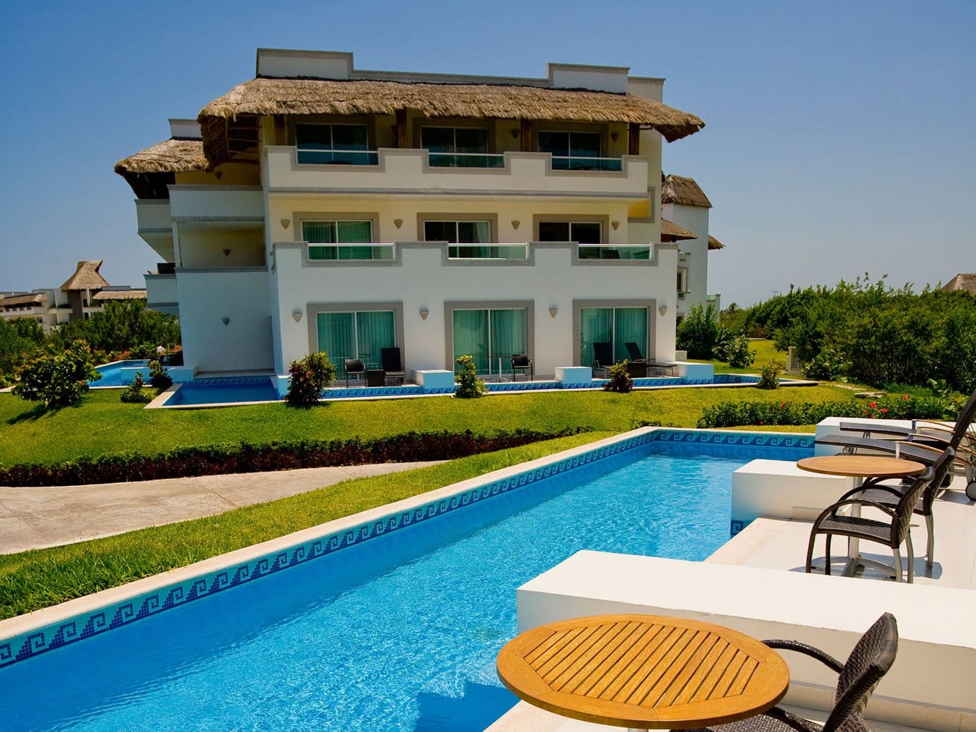 bluebay-grand-esmeralda-7-2