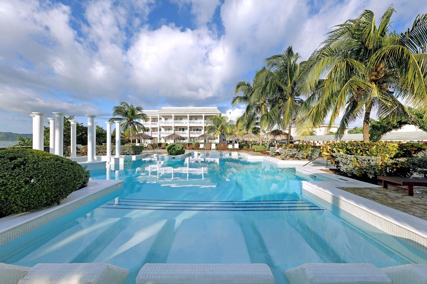 grand-palladium-lady-hamilton-resort-and-spa-3