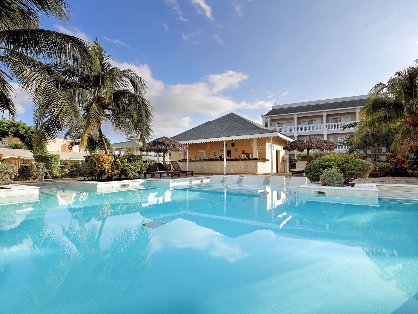 grand-palladium-lady-hamilton-resort-and-spa-7
